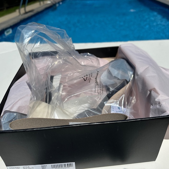 NWT Antonio Melani 9.5 Black Satin Tulle Bow Back Heels - Picture 8 of 12